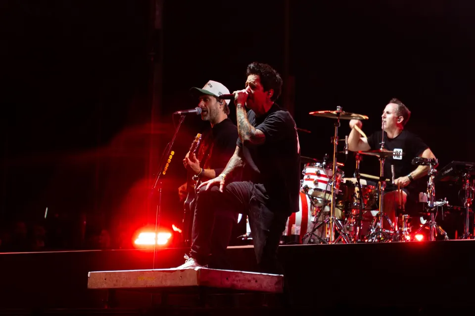 Simple Plan y División Minúscula cerraron con nostalgia el Vans Warped Tour México.